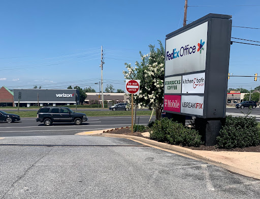 Print Shop «FedEx Office Print & Ship Center», reviews and photos, 1046 W Patrick St a, Frederick, MD 21703, USA