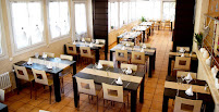 Atmosphère du Hôtel Restaurant Barrey à Orchamps-Vennes - n°1