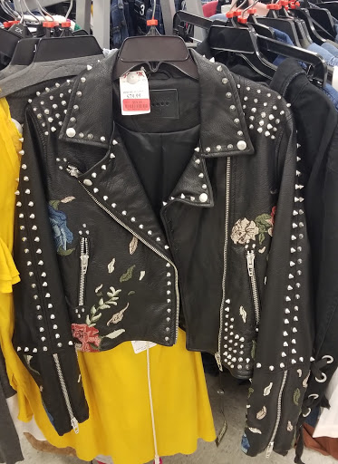 Department Store «T.J. Maxx», reviews and photos, 14651 Ventura Blvd, Sherman Oaks, CA 91403, USA