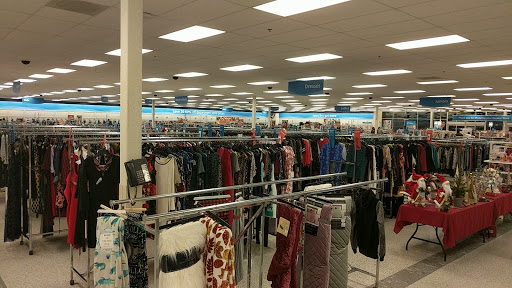 Clothing Store «Ross Dress for Less», reviews and photos, 1241 Point Mallard Pkwy, Decatur, AL 35601, USA