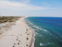 Photo de Menzel Or beach avec rivage droit, long