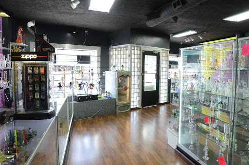Tobacco Shop «Smokers Dream Smoke Shop/Head Shop», reviews and photos, 1577 Bardstown Rd, Louisville, KY 40205, USA