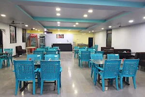 Hotel Parag Family Garden & Restaurant image