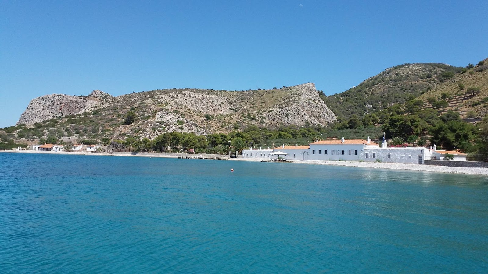 Foto von Molos Beach mit geräumige bucht