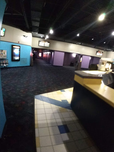 Movie Theater «Regal Cinemas Concord 10», reviews and photos, 282 Loudon Rd, Concord, NH 03301, USA