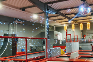 Ultra Jump Trampoline Park Toulouse Minimes image