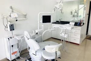 Dr Abhijeet's Dentaville Dental Clinic image
