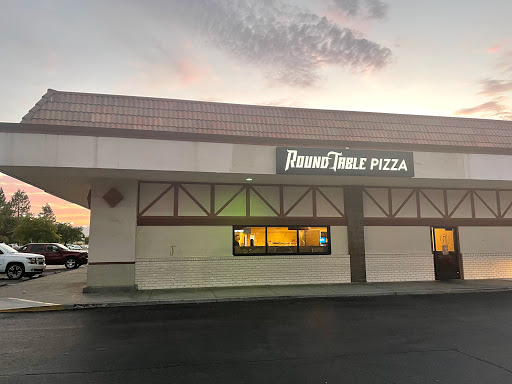 Pizza Restaurant «Round Table Pizza», reviews and photos, 815 1st St, Gilroy, CA 95020, USA