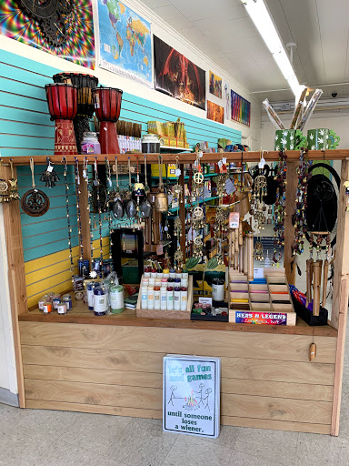 Tobacco Shop «Herb-N-Legend Smoke Shop», reviews and photos, 511 Pacific Ave, Long Beach, WA 98631, USA