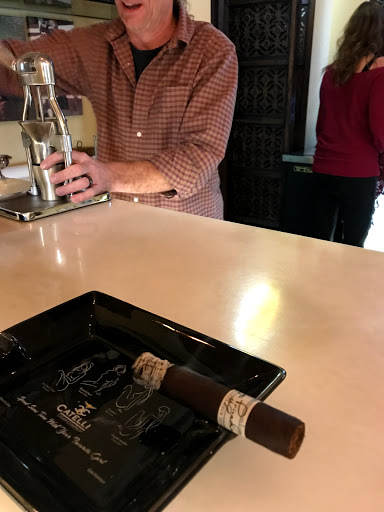 Cigar Shop «Smoke Inn Cigars, Vero Beach», reviews and photos, 514 21st St, Vero Beach, FL 32960, USA