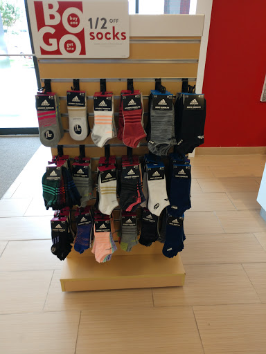 Shoe Store «Famous Footwear», reviews and photos, 10500 Ulmerton Rd, Largo, FL 33771, USA