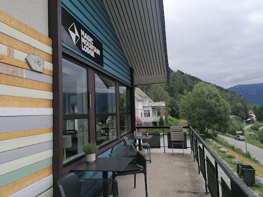 Magic Mountain Lodge