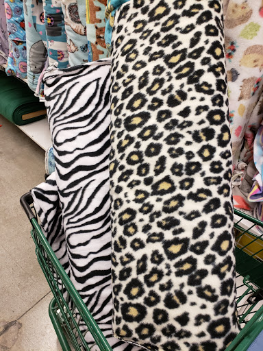 Fabric Store «Jo-Ann Fabrics and Crafts», reviews and photos, 22914 Victory Blvd, Woodland Hills, CA 91367, USA