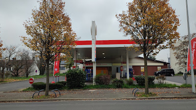 Esso Express à Issy-les-Moulineaux