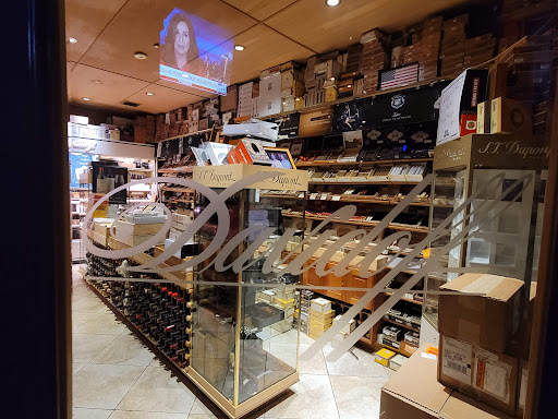 Tobacco Shop «Angry Moon Cigar Bar», reviews and photos, 2401 PGA Boulevard, Palm Beach Gardens, FL 33410, USA