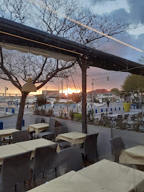 Atmosphère du Restaurant français Les Terrasses à Martigues - n°1