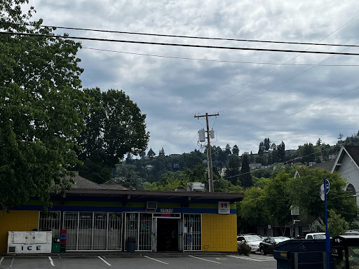 Grocery Store «Thurman Market», reviews and photos, 2576 NW Thurman St, Portland, OR 97210, USA