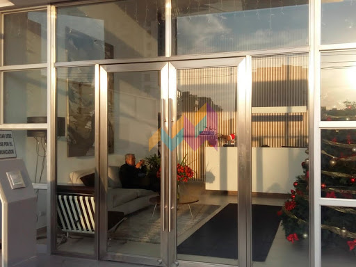 LAMINAR PERÚ - 3M Láminas de Control Solar, Seguridad, Decorativas y de Privacidad. Instalador Autorizado de 3M Window Films en Perú - Lima