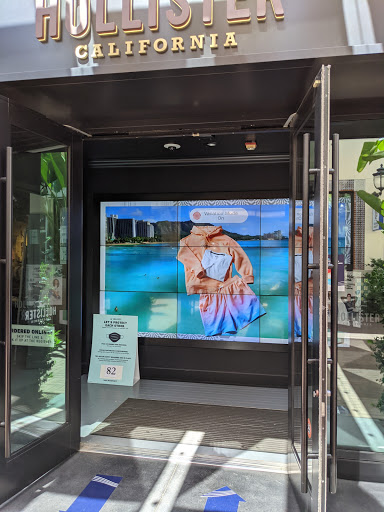 Clothing Store «Hollister Co.», reviews and photos, 647 Spectrum Center Dr, Irvine, CA 92618, USA