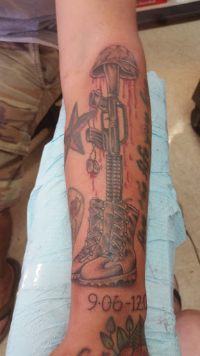 Tattoo Shop «Diamond Tattoo», reviews and photos, 16810 US-441 #506, Summerfield, FL 34491, USA