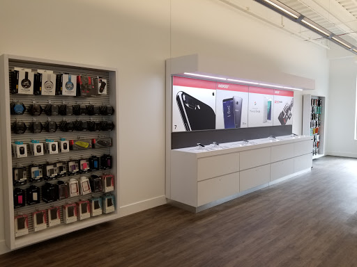 Cell Phone Store «Verizon», reviews and photos, 36 E Hinsdale Ave, Hinsdale, IL 60521, USA