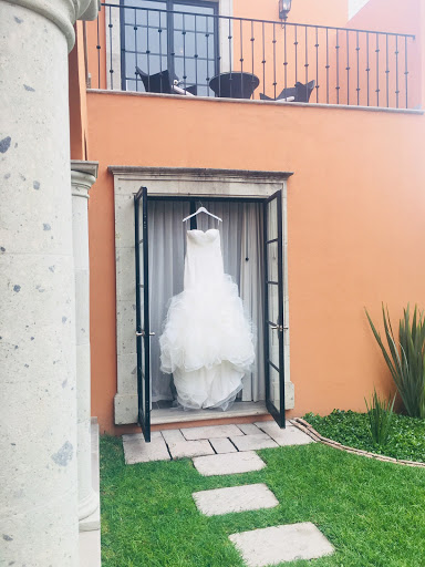 Wedding Store «Ready or Knot Wedding Chic», reviews and photos, 11009 Elm St, Omaha, NE 68144, USA