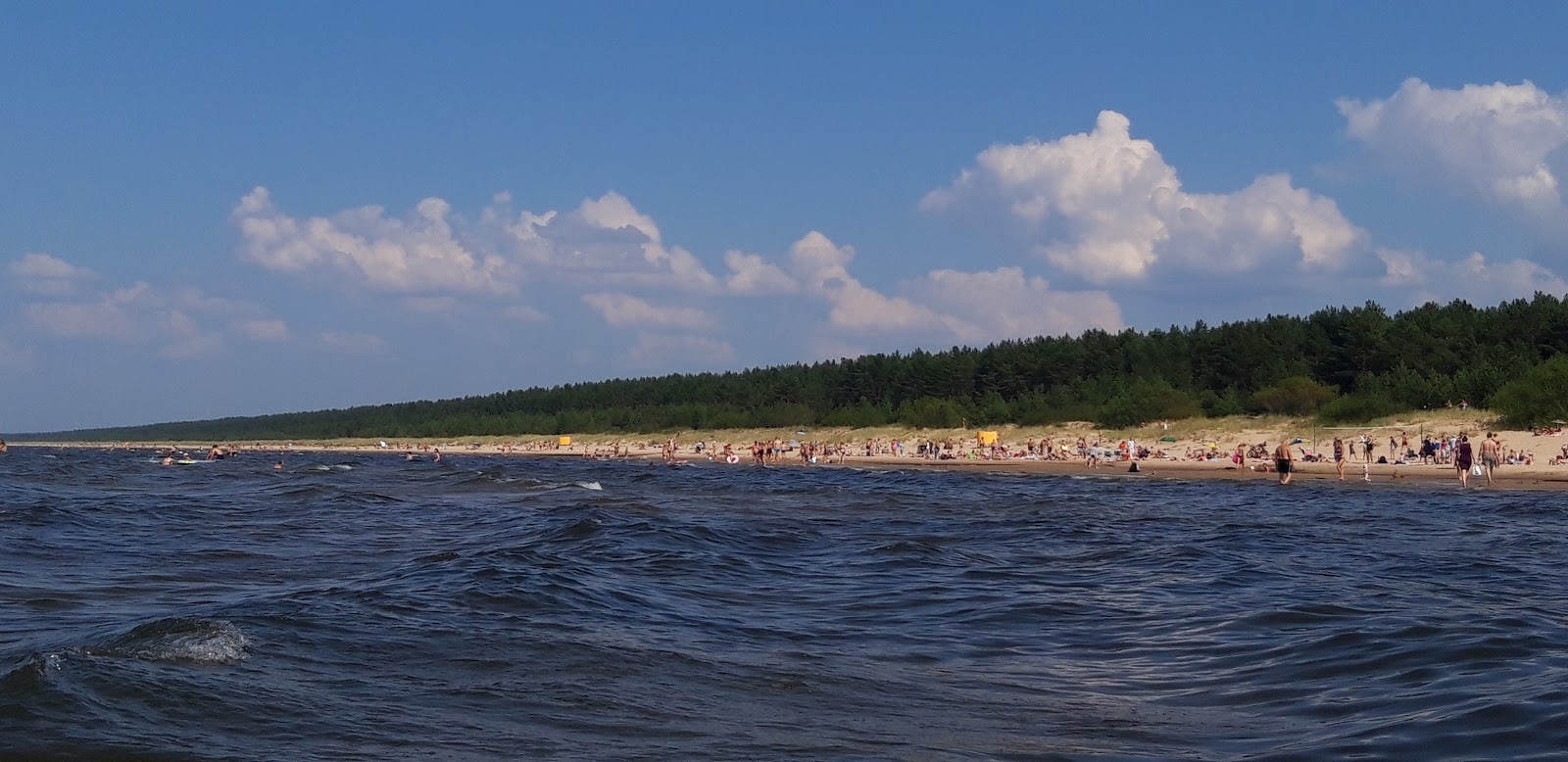Garciems beach的照片 带有长直海岸