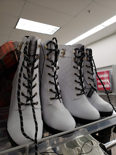 Clothing Store «Burlington Coat Factory», reviews and photos, 600 Northtown Dr, Blaine, MN 55434, USA