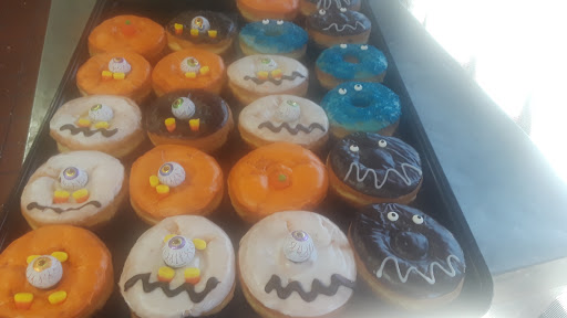 Donut Shop «Yum Yum Donuts», reviews and photos, 6411 E Spring St, Long Beach, CA 90808, USA