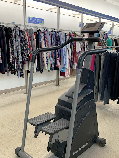 Thrift Store «Goodwill Store South Cleveland», reviews and photos, 220 Grove Ave SW, Cleveland, TN 37311, USA