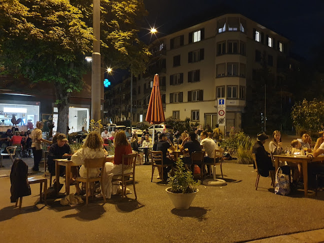 Kommentare und Rezensionen über Café du Bonheur
