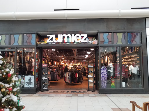 Zumiez, 1451 Coral Ridge Ave #516, Coralville, IA 52241, USA, 