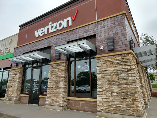 Cell Phone Store «Verizon Authorized Retailer - A Wireless», reviews and photos, 325 Clydesdale Trail #400, Medina, MN 55340, USA