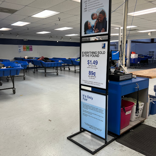 Outlet Store «Goodwill Outlet», reviews and photos