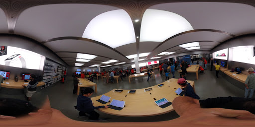 Apple South Coast Plaza image