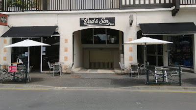 The Dad and Son à Cabourg