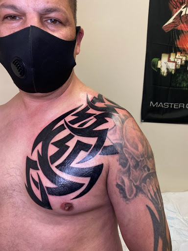 Tattoo Shop «Red 5 Tattoo», reviews and photos, 829 Lynnhaven Pkwy #121, Virginia Beach, VA 23452, USA