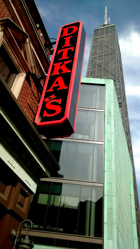 Sportswear Store «Columbia Sportswear», reviews and photos, 830 N Michigan Ave, Chicago, IL 60611, USA