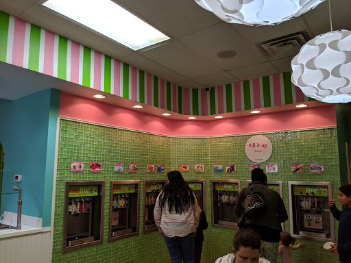 Frozen Yogurt Shop «Sweet Frog Stonebridge», reviews and photos, 125 Stonebridge Plaza Avenue, Richmond, VA 23225, USA
