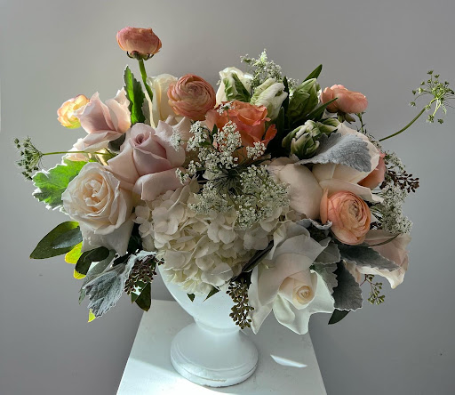 Florist «Fleur De Lis Florists», reviews and photos, 6588 Quinton Ln, Tujunga, CA 91042, USA