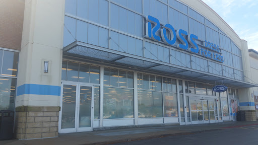 Clothing Store «Ross Dress for Less», reviews and photos, 6901 W Grand Ave, Gurnee, IL 60031, USA