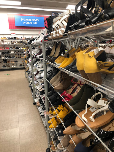 Clothing Store «Burlington Coat Factory», reviews and photos, 6350 Seven Corners Center, Falls Church, VA 22044, USA