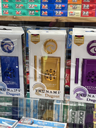 Tobacco Shop «Tobacco Barn», reviews and photos, 1906 N Frazier St, Conroe, TX 77301, USA