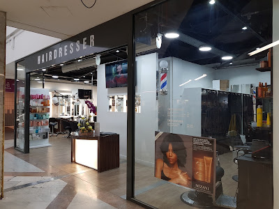 HAIRDRESSER à Pantin