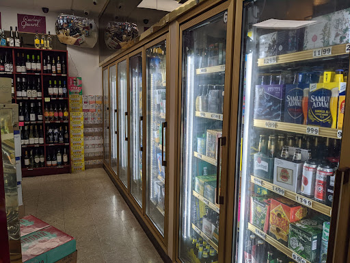 Liquor Store «Greenway Liquors», reviews and photos, 105 W Grant St, Minneapolis, MN 55403, USA