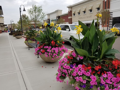 Shopping Mall «Woodbury Lakes», reviews and photos, 9020 Hudson Rd # 401, St Paul, MN 55125, USA