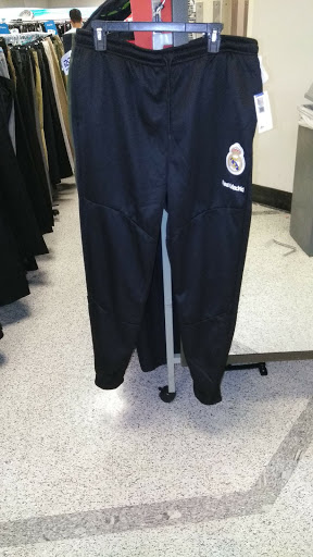 Clothing Store «Ross Dress for Less», reviews and photos, 13750 Riverside Dr, Sherman Oaks, CA 91423, USA