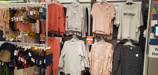 Clothing Store «Old Navy», reviews and photos, 3131 E Main St, Mohegan Lake, NY 10547, USA