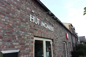 Hut Moment image