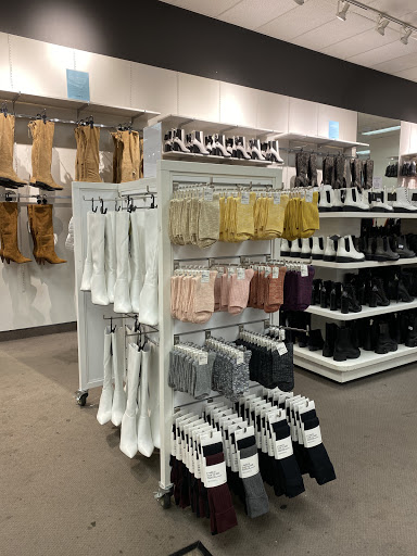 Clothing Store «Forever 21», reviews and photos, 8155 Arroyo Cir #1, Gilroy, CA 95020, USA